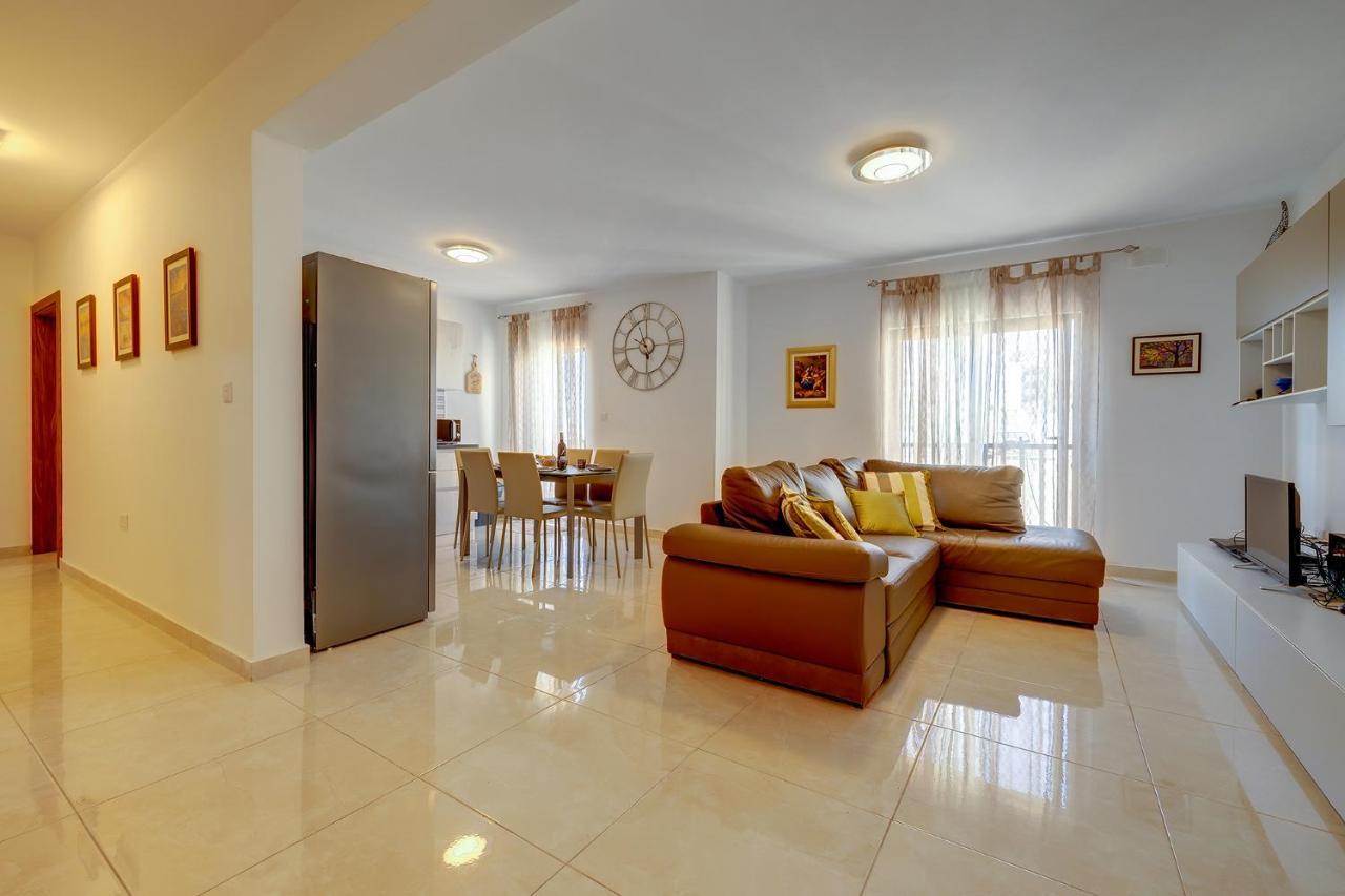 Stylish Bright And Airy Apart In Central Bugibba St. Paul's Bay Bagian luar foto